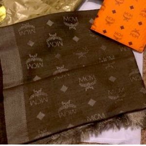MCM scarf